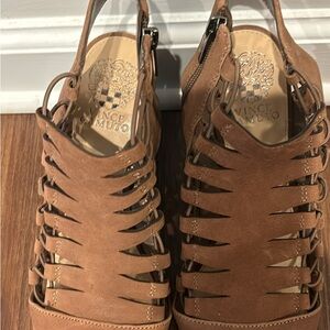 Women’s size 9 brown Vince Camuto heels